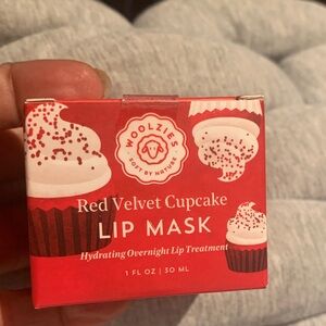 Woolzies Red Velvet Cupcake Lip Mask